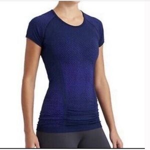 Athleta tee